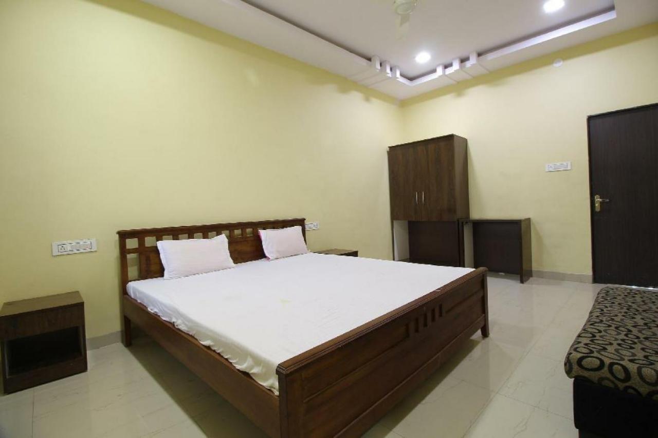 Hotel Prakrathi Residency 班加罗尔 外观 照片