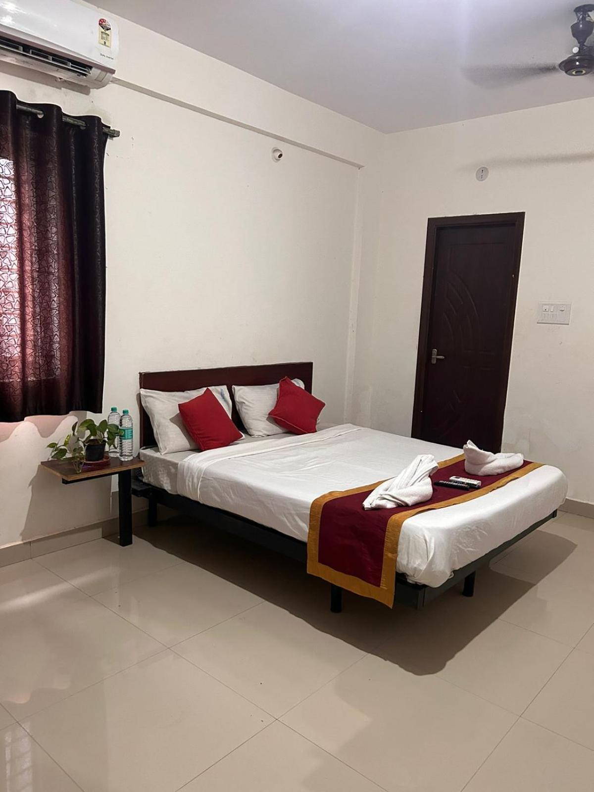 Hotel Prakrathi Residency 班加罗尔 外观 照片