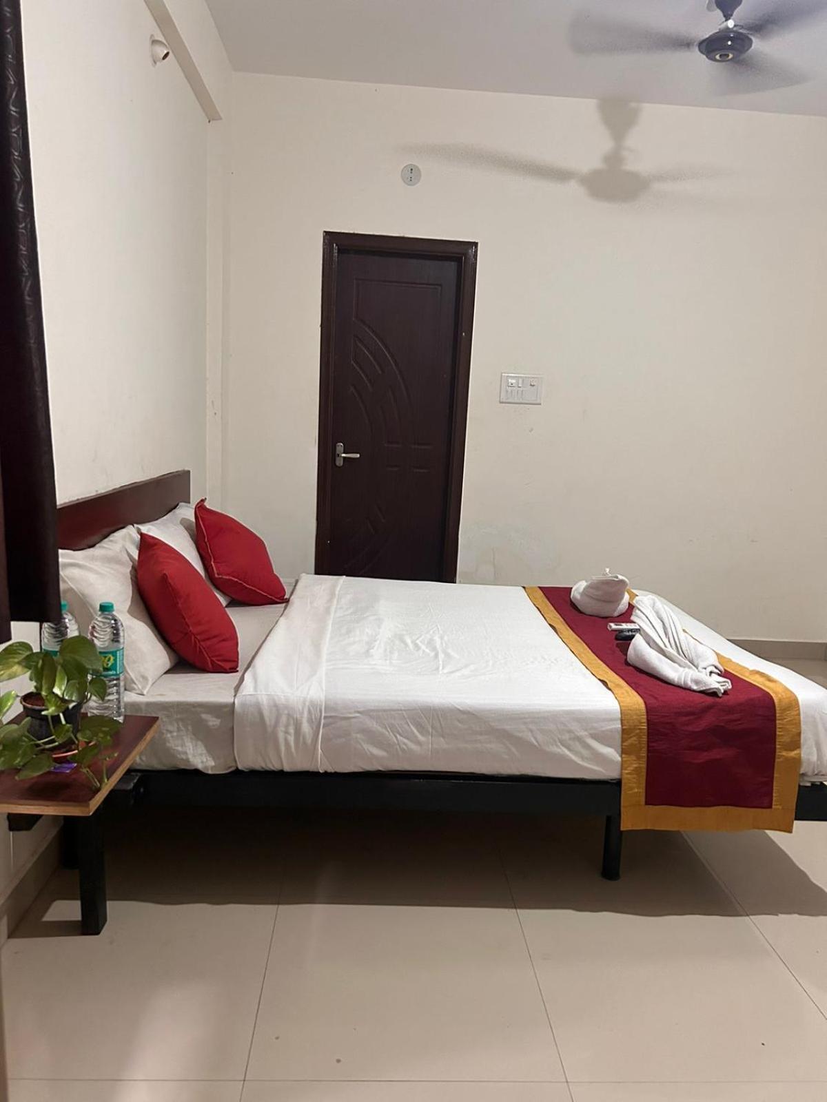 Hotel Prakrathi Residency 班加罗尔 外观 照片