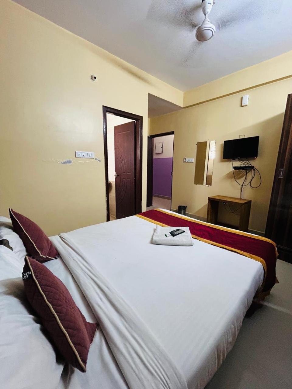 Hotel Prakrathi Residency 班加罗尔 外观 照片
