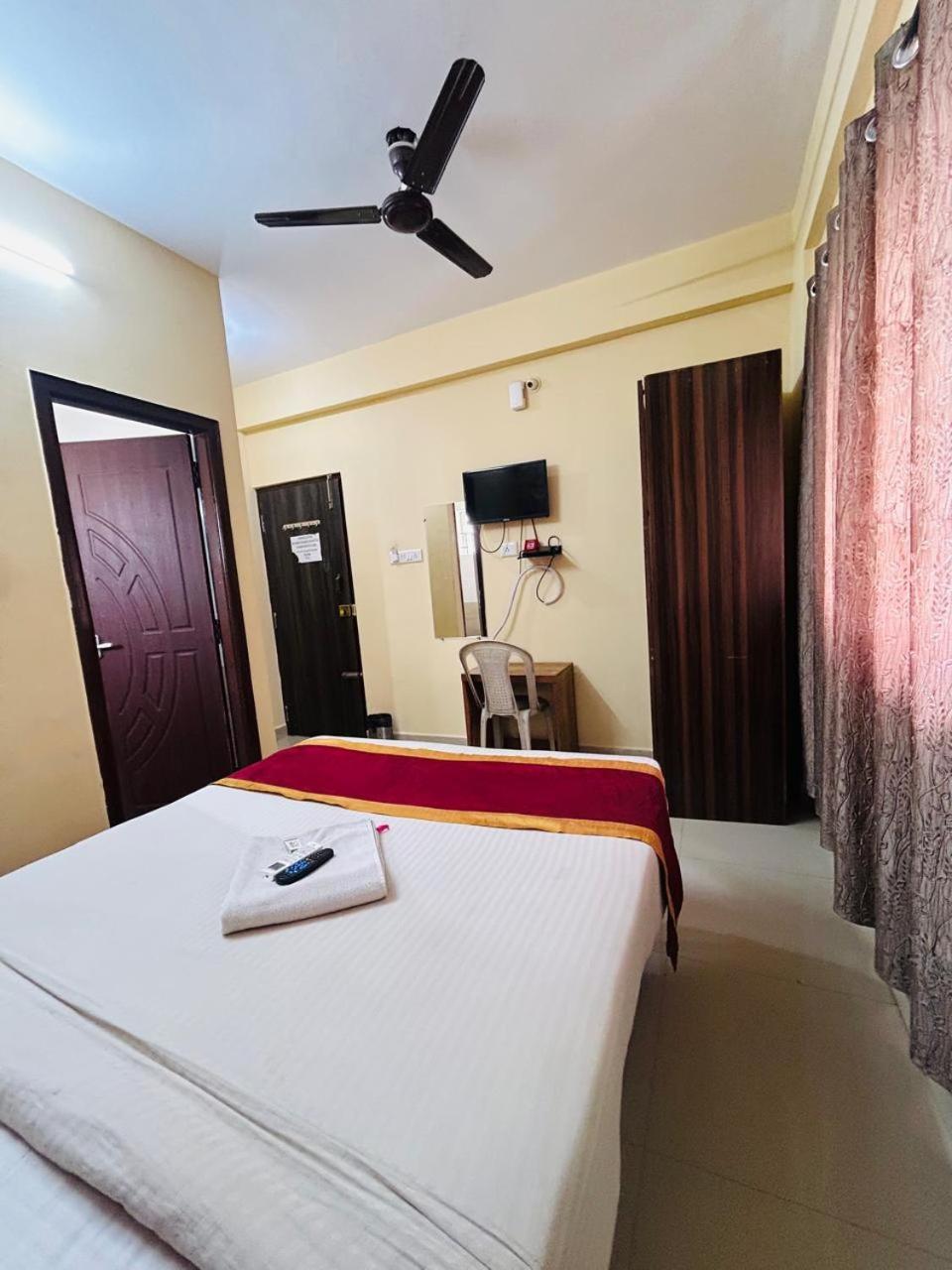 Hotel Prakrathi Residency 班加罗尔 外观 照片